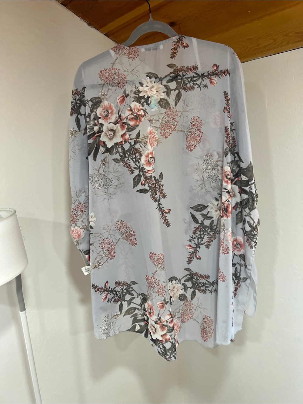 emory park Sheer Floral Kimono - Light Gray & Pink - Picture 5 of 6